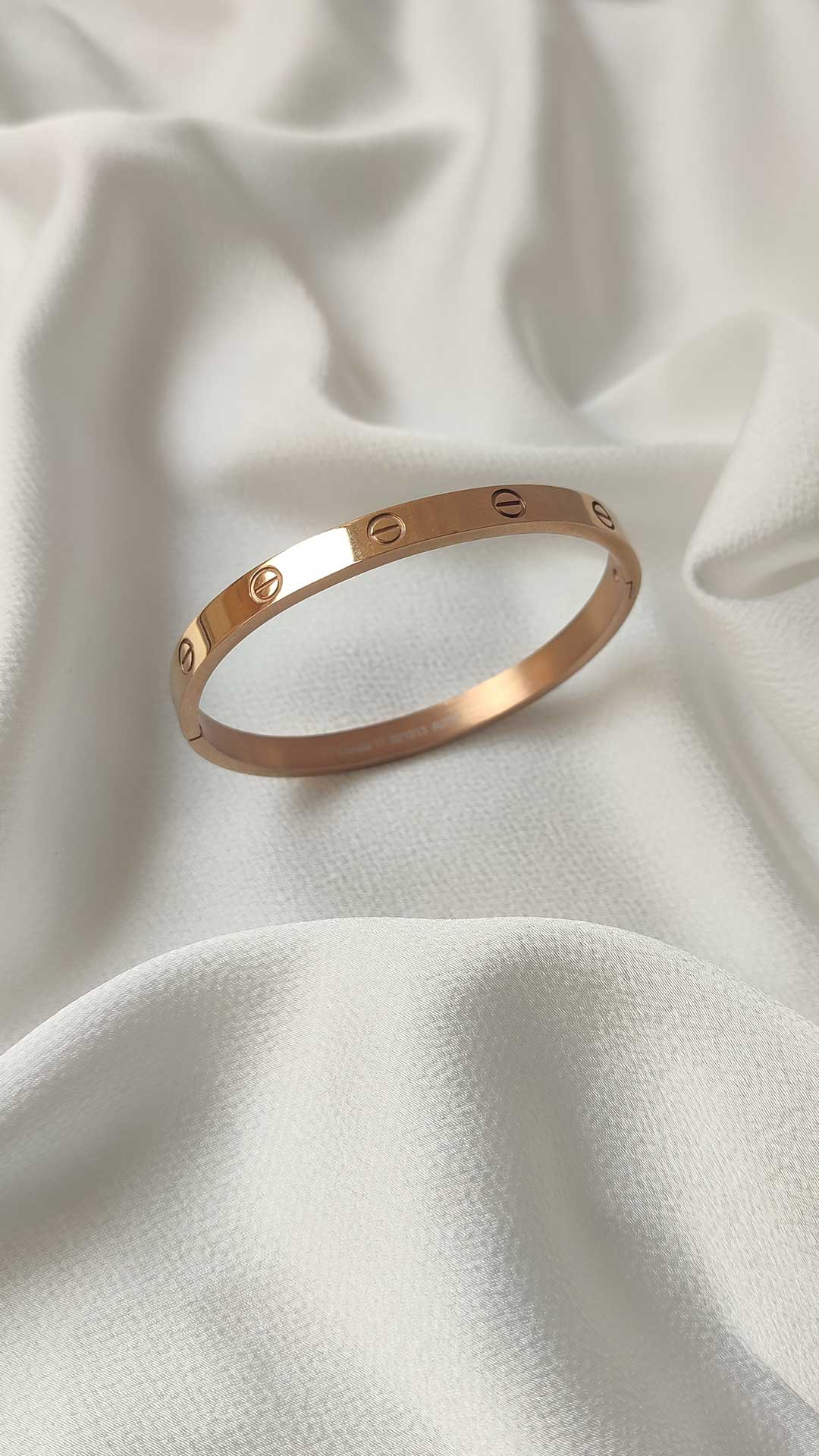 دستبند لاو کد dsd-001